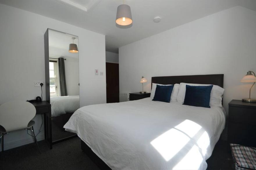 Dolphin Apartment  -  an apartment  that sleeps 4 guests  in 2 bedrooms