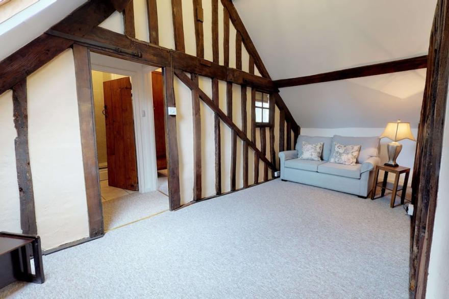 Market Place Woodstock Holiday Cottage 3 Bed & Sleeps 5