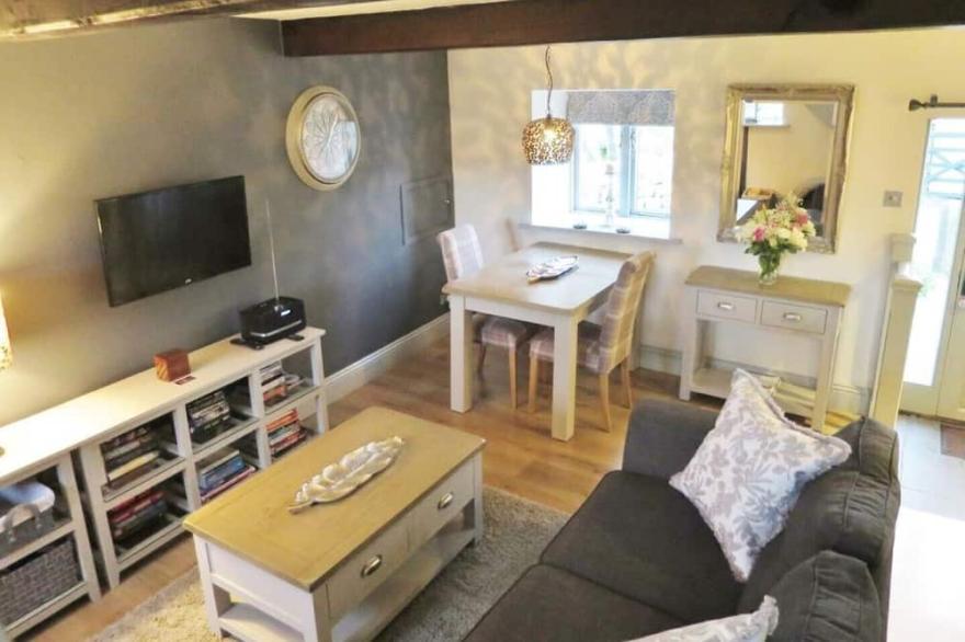 Beautiful Luxury Yorkshire Cottage- The Courtyard