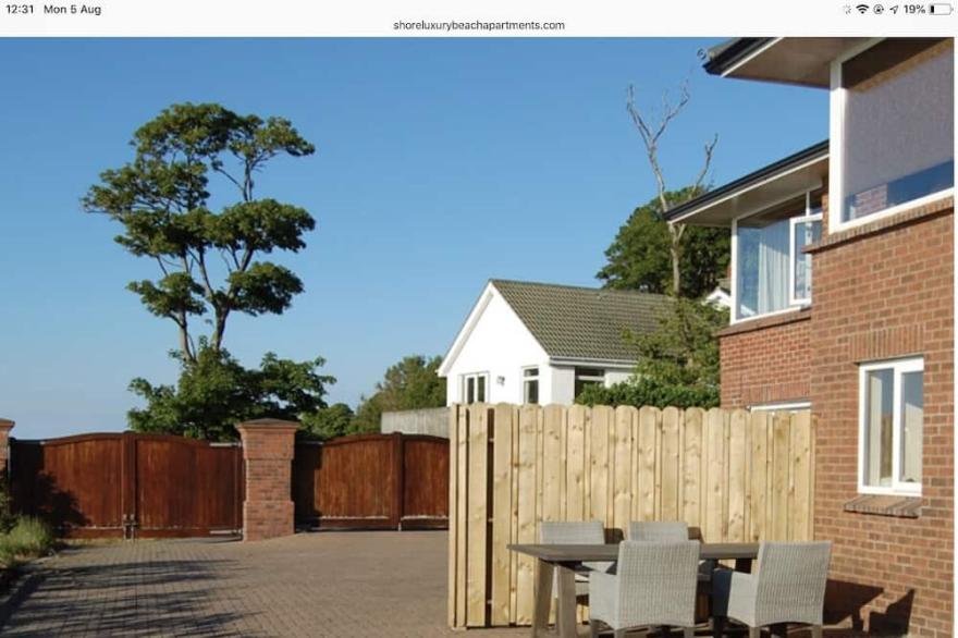 SHORELINE - Luxury apartment on the shore of Belfast Lough