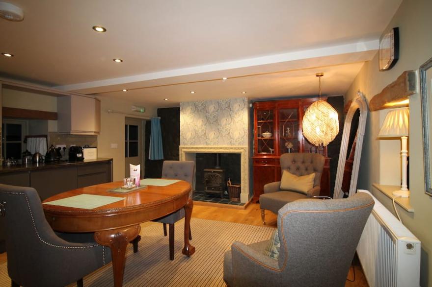 Luxury Romantic Cottage for two