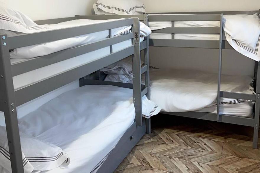 Heart of Town 2 Bed Apartment