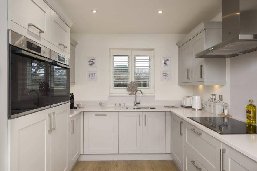 Spacious family holiday home in Dartmouth sleeps 7