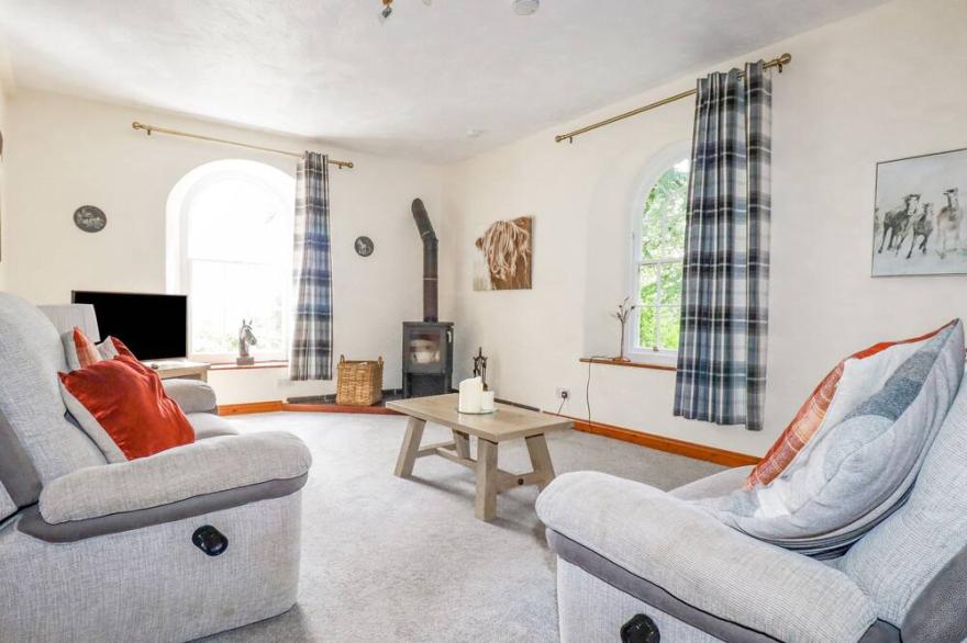 BEGGARS ROOST, pet friendly, with open fire in Penhallow