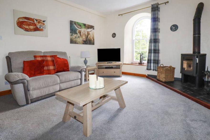 BEGGARS ROOST, pet friendly, with open fire in Penhallow