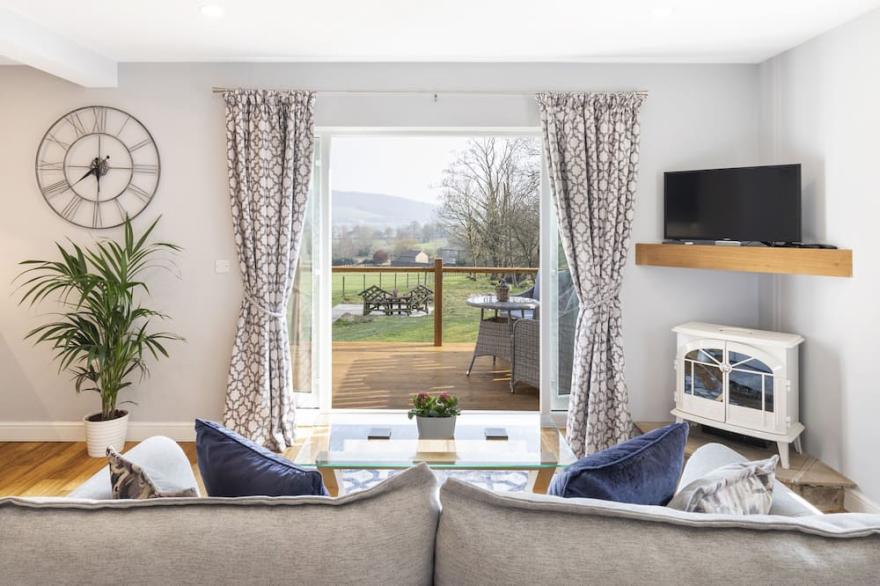 Luxury Couples Cottage with Hot tub