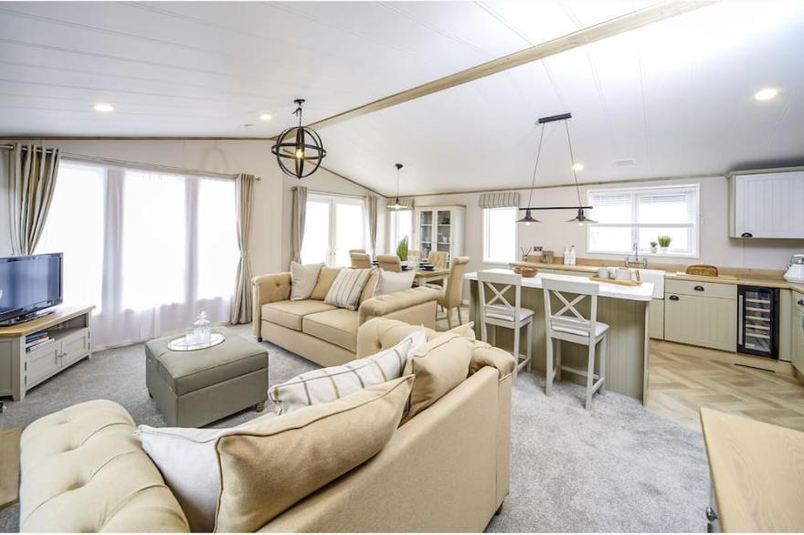 Luxury 4 person 2022 Holiday Lodge at Hoburne South Devon