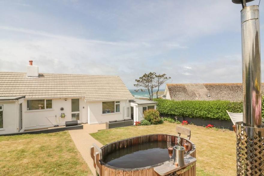 CHI AN MOR, pet friendly, country holiday cottage in Porth