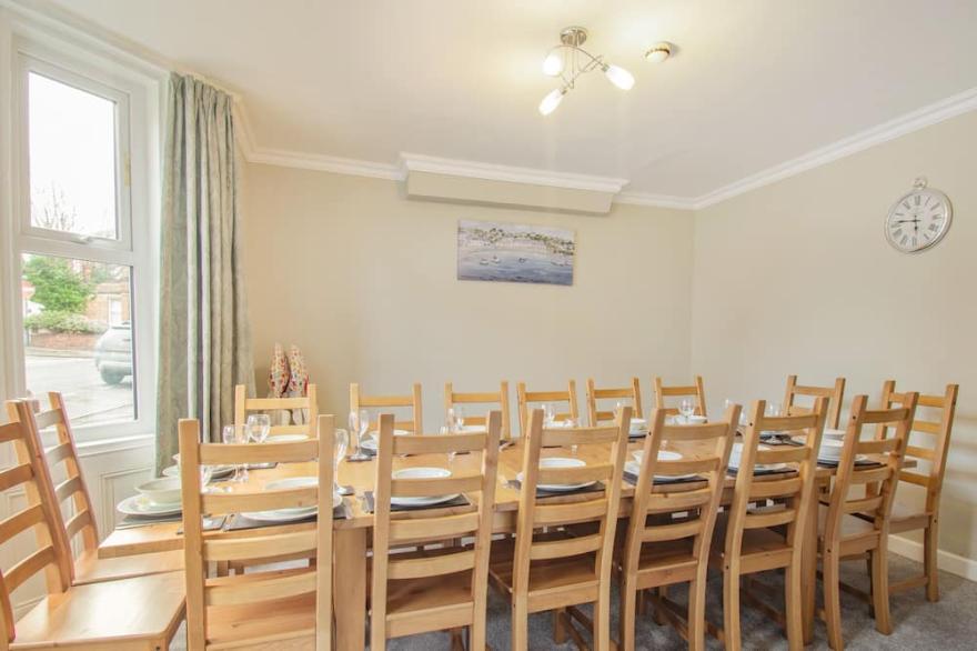 THE RETREAT, pet friendly, country holiday cottage in Scarborough