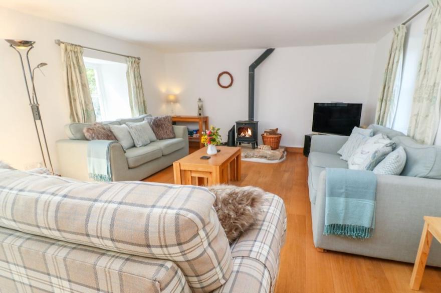 SCOTT'S COTTAGE, family friendly, luxury holiday cottage in Breage