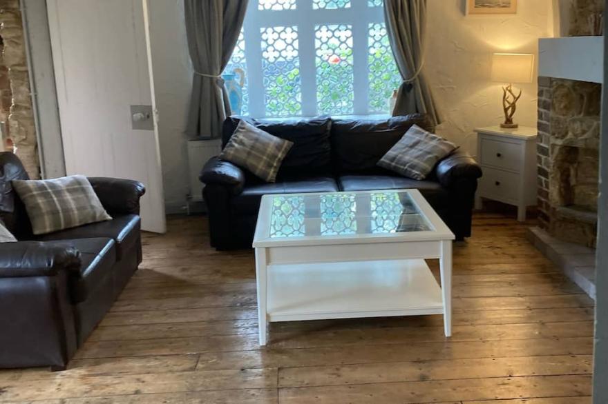 A Charming 4 bed holiday lodge with pool