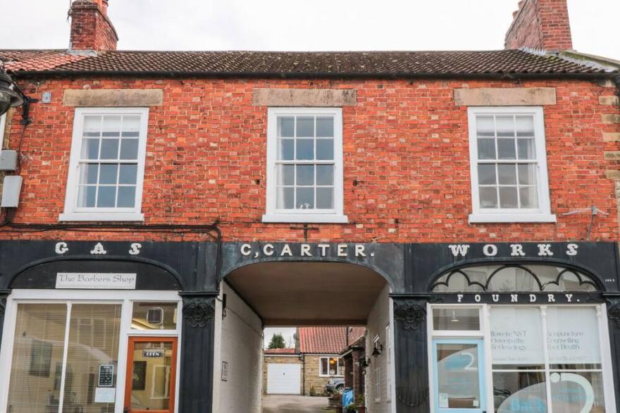 THE SMITHY, family friendly, with a garden in Kirkbymoorside