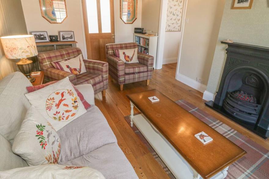 THE SMITHY, family friendly, with a garden in Kirkbymoorside