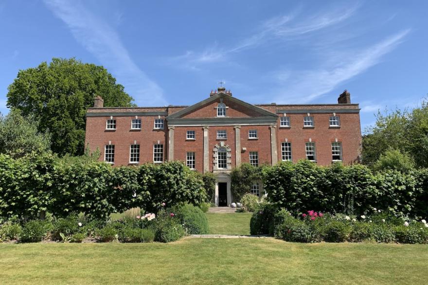 11 Bedroom Country House in the beautiful Dorset countryside