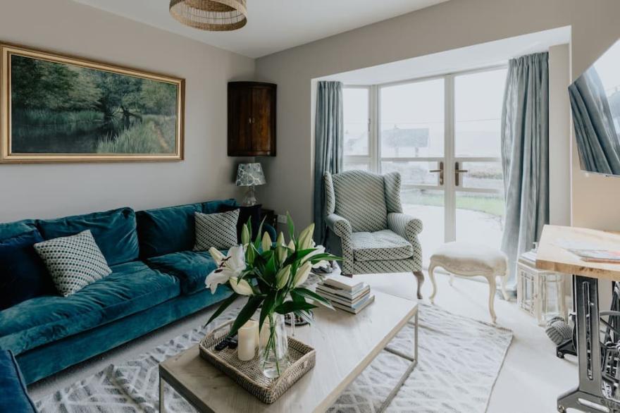 The Old Coastguards, Sleeps 8, Pets, Hot Tub