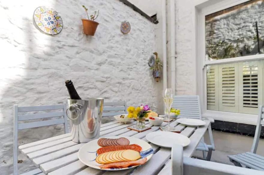 Stunning Fisherman's Cottage with Log Burner