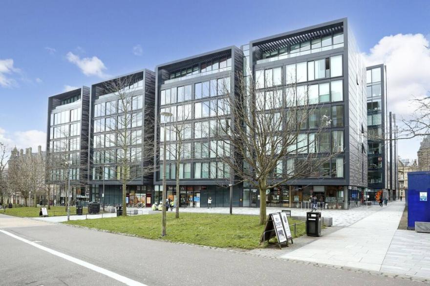 Elegant 2-bed flat near The Meadows w/ parking