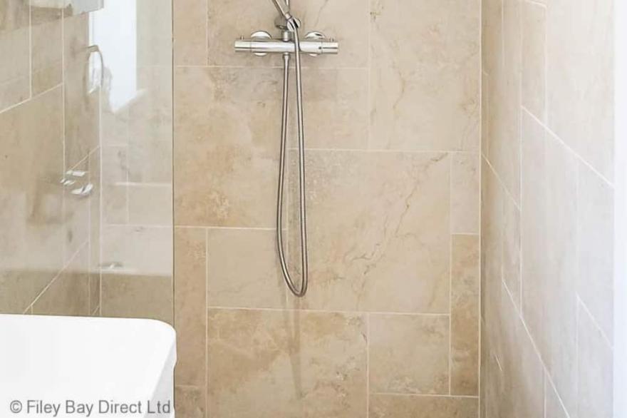 Mariners -  a beach house that sleeps 4 guests  in 2 bedrooms