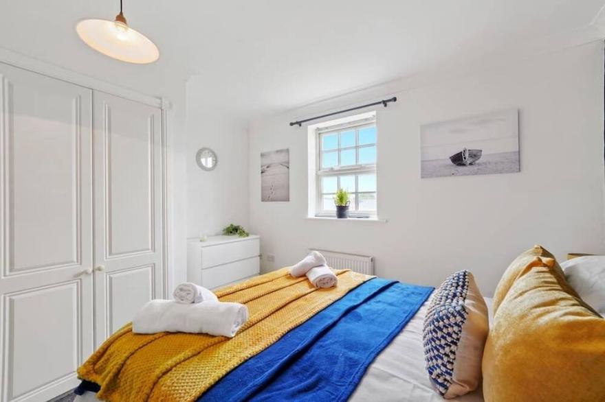 Large Duplex Penthouse in Central York - Parking