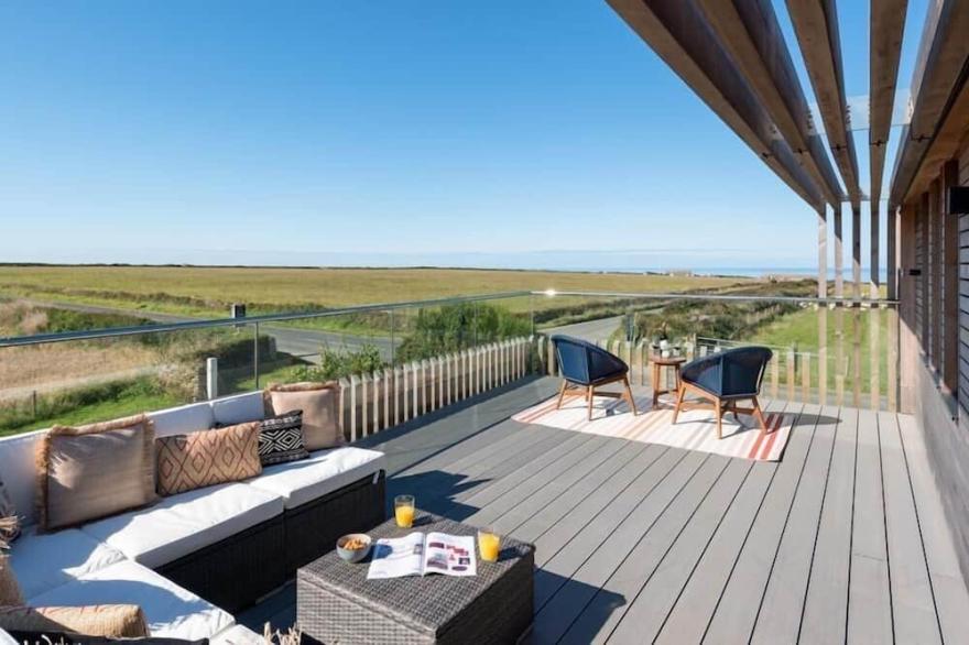 3 Karn Havos is a brand new 3 bedroom house located opposite Bedruthan beach.