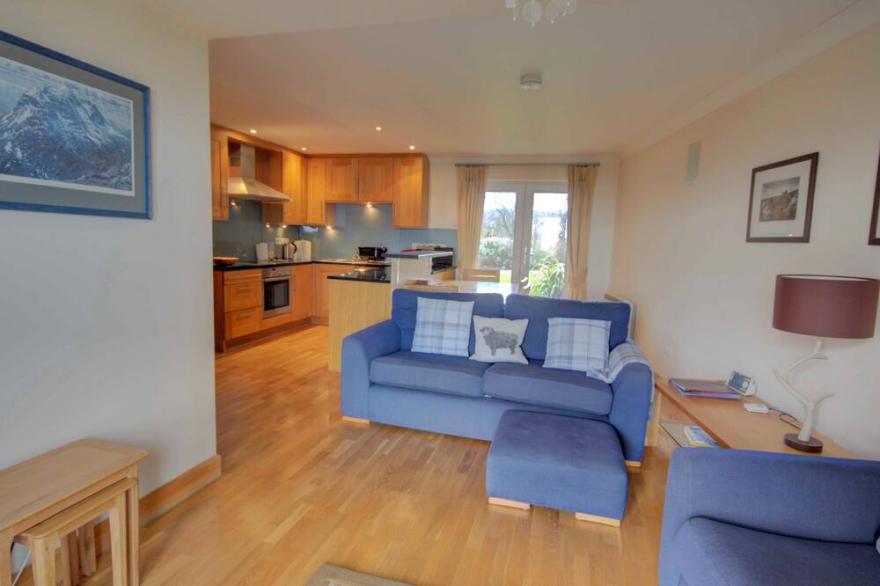 No. 4 The Links Apartment is a ground floor apartment over looking the world-famous James Braid Golf
