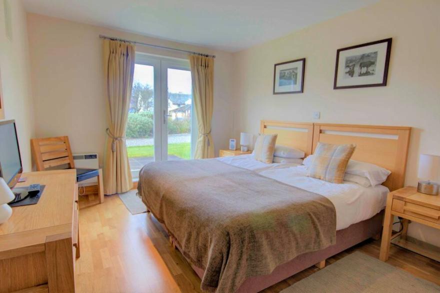 No. 4 The Links Apartment is a ground floor apartment over looking the world-famous James Braid Golf
