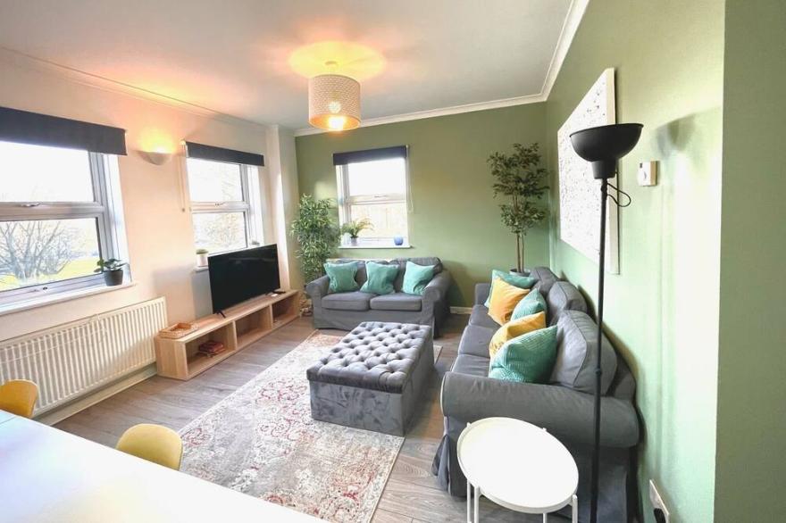Wokingham Stylish 4 bedroom Townhouse  Central Wokingham 41