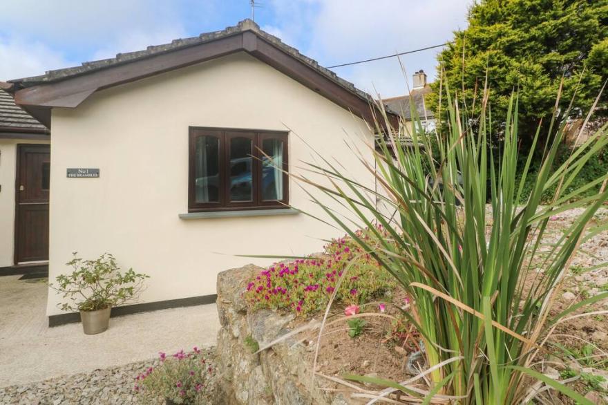 1 THE BRAMBLES, pet friendly, with a garden in St Buryan