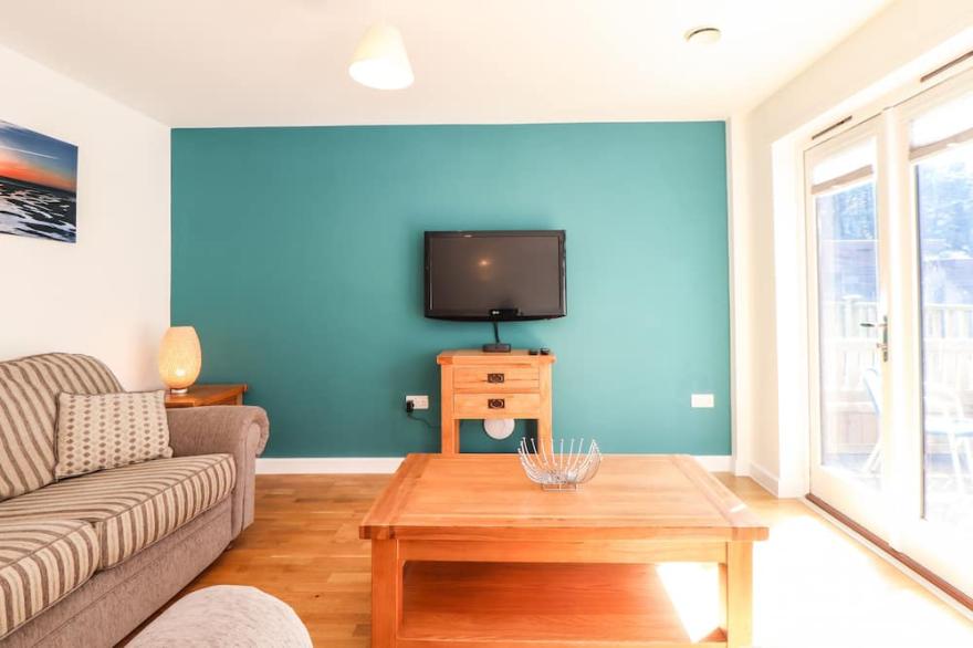 11 TOWAN VALLEY, pet friendly, country holiday cottage in Porthtowan
