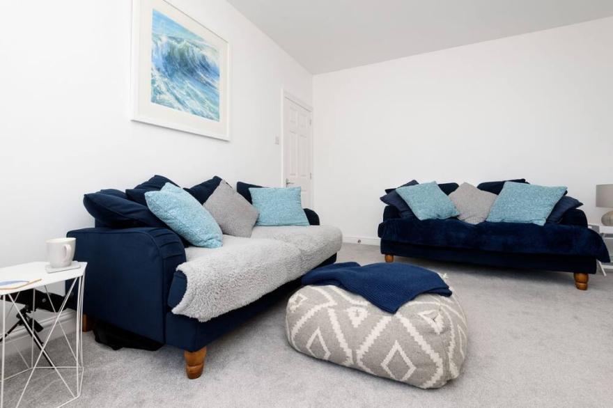 3 Bedroom, pet friendly apartment with stunning river views