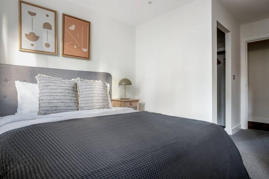 Dreamy Marylebone 2BR nr Edgeware Road Station, by Blueground