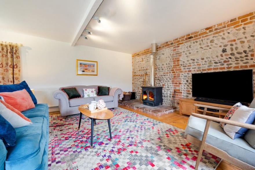 Mill Farm Barn - Three Bedroom House, Sleeps 6