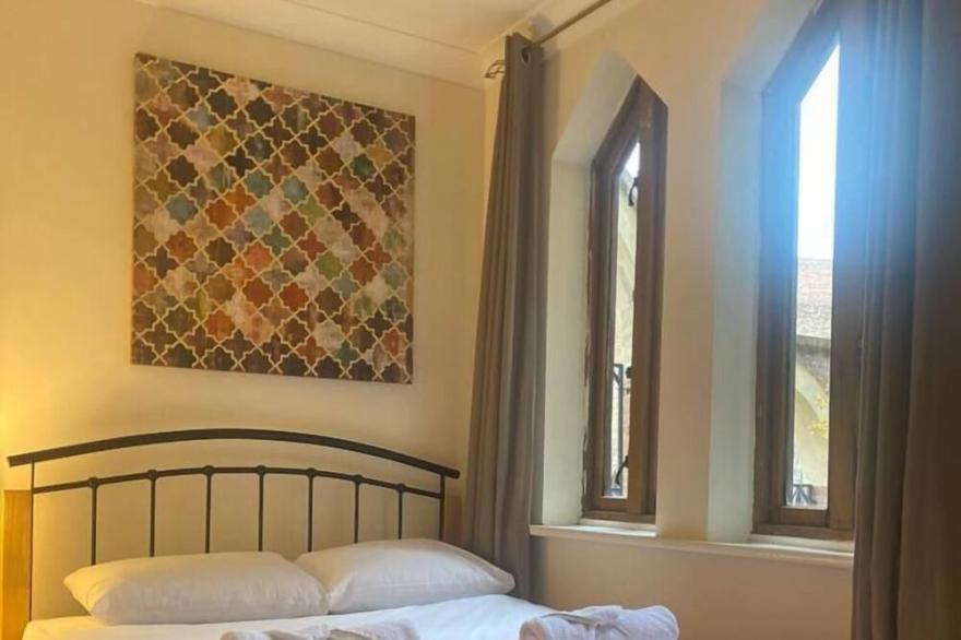 Alexander Apartments Newcastle City 6 Beds