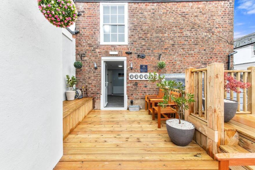 Double en-suite Street View