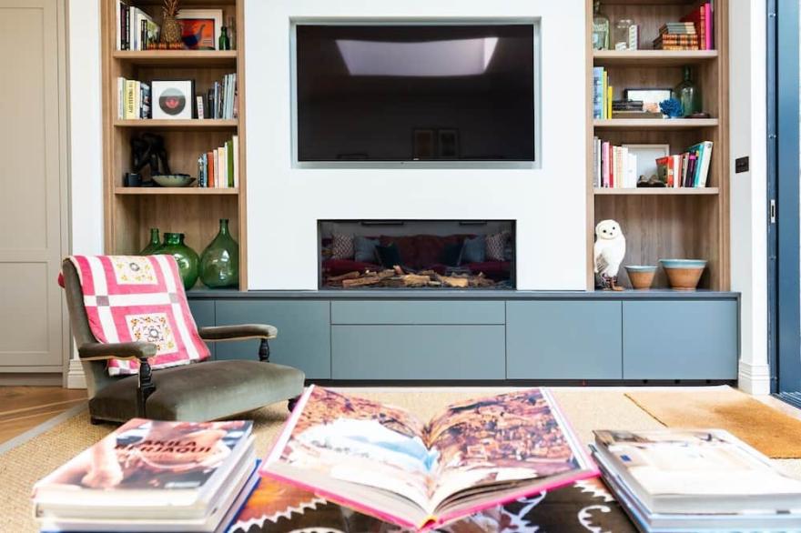 A fantastic London house w/ garden & BBQ. Great location!