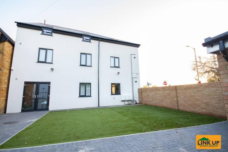 Apartment 3 - Holden Court