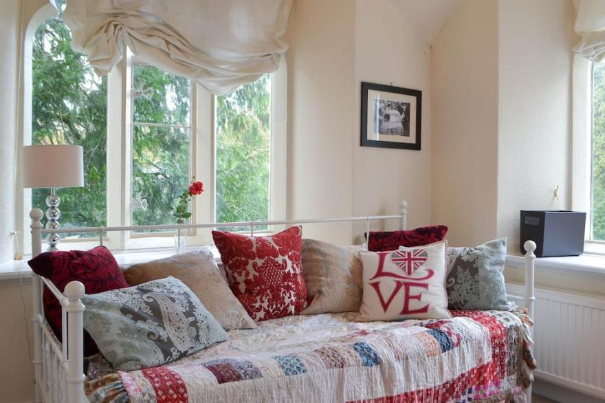 2 bedroom accommodation in Windermere