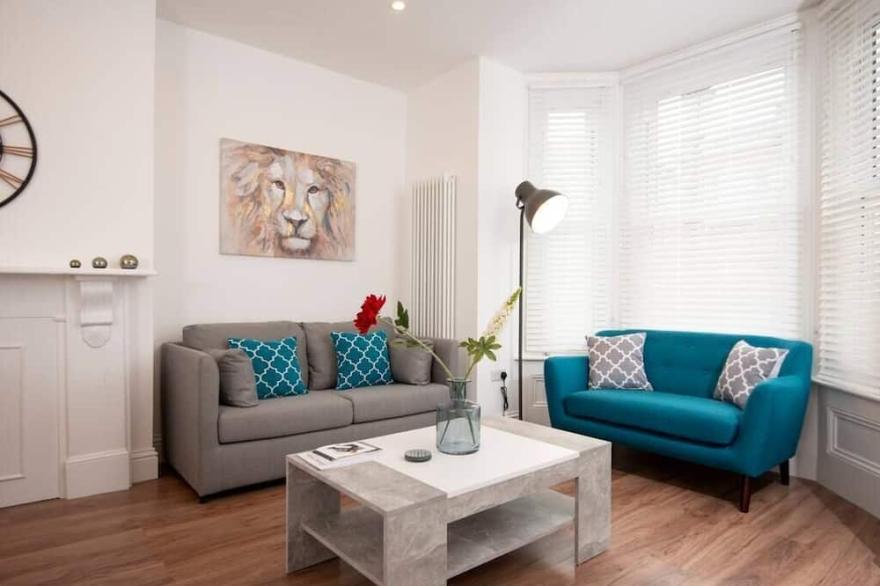 Flat A - Hereford House - Modern and bright 1 bedroom 1 bathroom apartment