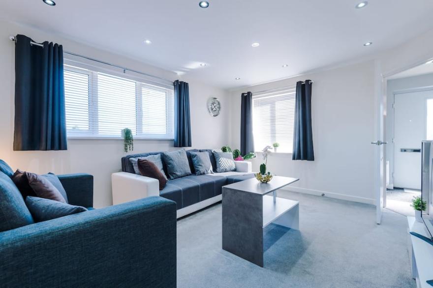 3 Bedroom House with River Irwell view, sleeps 6