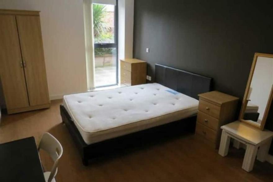Furnished to taste holiday home for family in the heart of Manchester