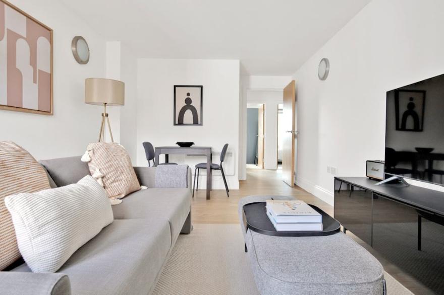 Airy Brick Lane 2BR w/ Balcony, nr Whitechapel, by Blueground