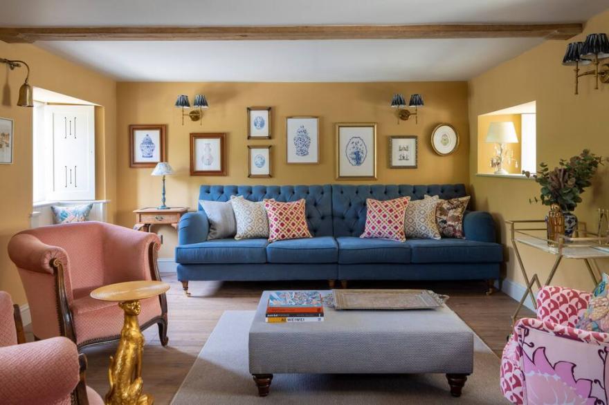 ENDERLEY, pet friendly, character holiday cottage in Salisbury