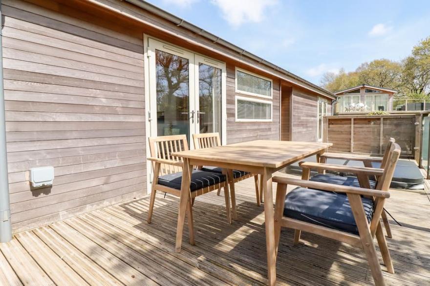 6 VALLEY VIEW, pet friendly, character holiday cottage in Lanreath