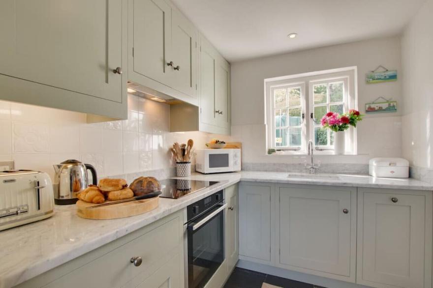 Rose Cottage - Two Bedroom House, Sleeps 4