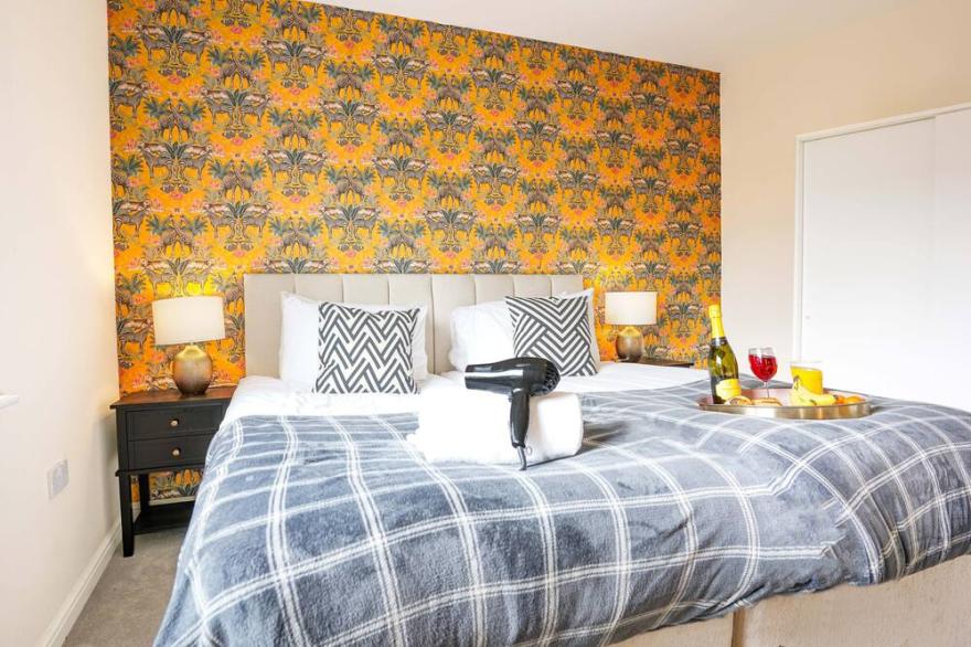 Canal View Apartment - City Centre