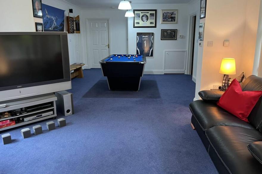 Beautiful 2 Bed Apt with Hot Tub in Blaydon Burn