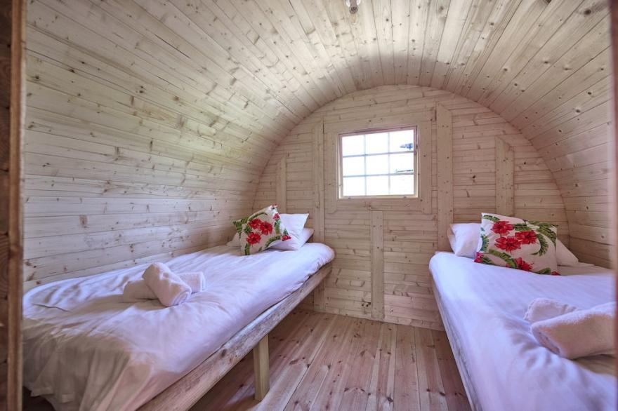 Luxury Bracken Barn shared bathroom