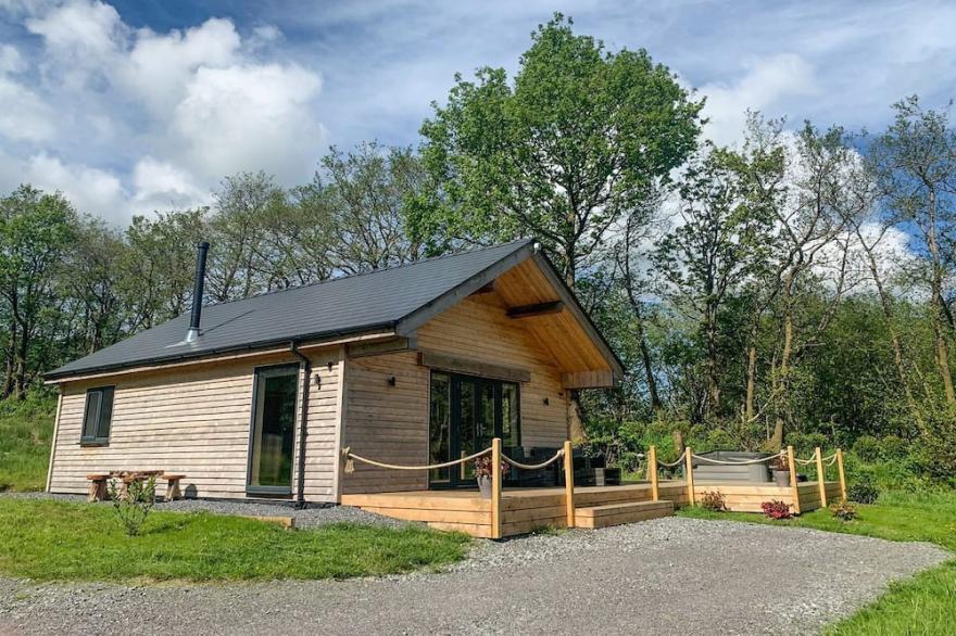 2 bedroom accommodation in Cwrt Newydd, near Llandysul