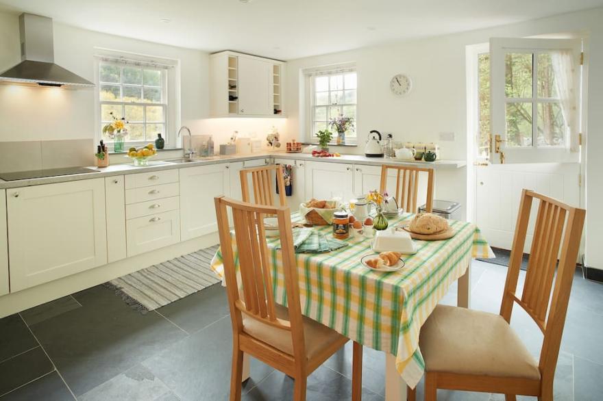 This charming and secluded cottage is the perfect retreat to enjoy nature
