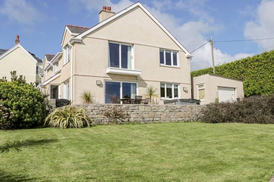 BRYN Y DON, pet friendly, country holiday cottage in Benllech